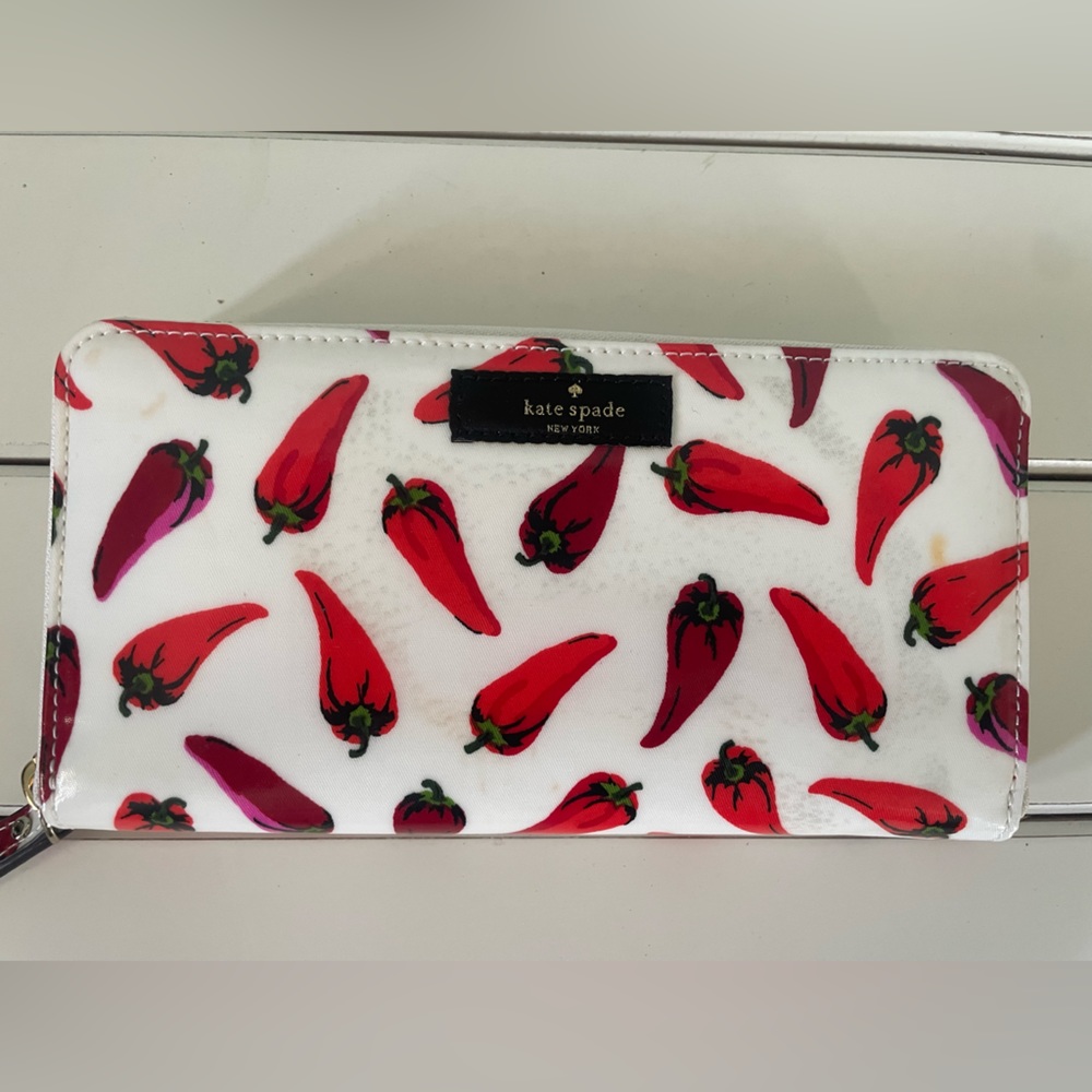 NWT *has defects* Kate Spade Neda daycation hot peppers wallet